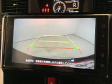 【バックカメラ】駐車には欠かせないバックカメラを装備!カラーで後方をモニタリング。安全でゆとりのある駐車をサポートします。