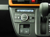 オートエアコンを装備しておりますので、四季を通じて車内を快適な温度に保つことが出来ます!高級感が有りますね!