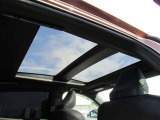 開放感のあるパノラマルーフです♪