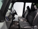 運転席&助手席はシートヒーター付き