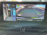 アラウンドビューモニター:空から見下ろしているような視点でスムーズな駐車と安全確認ができ安心して運転出来ます。
