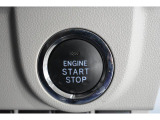 ◆プッシュスタート&キーレスアクセス装備◆乗り込んでエンジンをかけるのにわざわざカギを探す必要はありません!鍵は持っているだけでOK♪便利な時代です☆彡