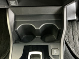 ドリンクホルダー/小物入れにもなって便利です
