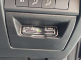 ETCももちろん搭載。いちいち料金所で停車する必要なんて当然ないです。スムーズにストレスなくドライブをお楽しみください。(※支払総額にセットアップ費用は含まれておりません。)
