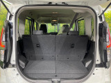 普段のお買い物や通勤、送迎等に十分な荷室スペースを確保しております。セカンドシートを倒すと、大きな荷物の積載も可能です♪
