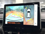 【パノラミックビューモニター】専用のカメラにより、上から見下ろしたような視点で360度クルマの周囲を確認することができます☆死角部分も確認しやすく、狭い場所での切り返しや駐車もスムーズに行えます。