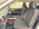 トヨタ中古車「まるごとクリーニング」施工済。外装はもちろん内装はシートを外して見えない所まで徹底洗浄しています。