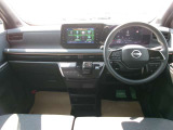操作しやすい運転席廻り!操作パネルも使いやすい!!ドライブが楽しくなります!