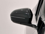 ドアミラーに内蔵されているフラッシャーは視認性も良く安全運転に一役買ってます。