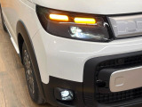 【ダブルファンクションターンランプ付きLEDヘッドライト】人気上昇中のダブルファンクションターンランプを装備!ウィンカーとデイライト&車幅灯を兼用し、特別感のあるエクステリアを演出します。