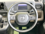 【純正革巻きステアリング】上質な革を使用することで、手にしっかり馴染みとても運転しやすいハンドルです♪