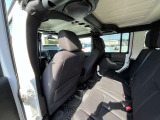 助手席サイドモニター装備。 運転席から見えにくい左前方の死角をなくし安全確認ができる専用サイドカメラを搭載。