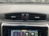 オートエアコンです!ボタンでの簡単な操作で室内を快適な温度にしてくれますので、夏場や冬場でも快適なドライブができます。