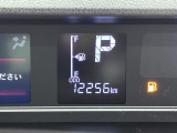 たとえばダイハツのお店にある、たくさんのスマアシ搭載車は、正常に作動する事をしっかり確認します。