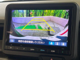 【バックカメラ】駐車時に後方がリアルタイム映像で確認できます。大型商業施設や立体駐車場での駐車時や、夜間のバック時に大活躍!運転スキルに関わらず、今や必須となった装備のひとつです!