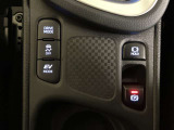 ドライブモードセレクト、VSC、電動パーキングスイッチ等が配置されてます。