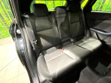 後部座席も気になるようなキズ・汚れやへたり等、大きなダメージはなく、良好な状態です。