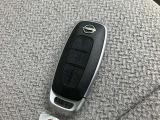 ★インテリジェントキーシステム★キーを取り出すことなくドアの施錠・解錠およびエンジン始動が出来ます!イモビライザー付きで盗難防止機能も高めてます!