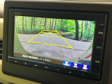【バックカメラ】駐車時に後方がリアルタイム映像で確認できます。大型商業施設や立体駐車場での駐車時や、夜間のバック時に大活躍!運転スキルに関わらず、今や必須となった装備のひとつです!