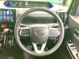 【純正革巻きステアリング】上質な革を使用することで、手にしっかり馴染みとても運転しやすいハンドルです♪