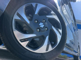 【純正15インチアルミホイール】外観にマッチした純正アルミホイールを装着しております。各種社外アルミホイールや、スタッドレスタイヤも取扱いしております。是非ご相談ください♪