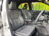 運転席シート廻りは使用感も少なく、良好な状態となっています。前オーナー様が丁寧に使っていたことがよくわかりますね。