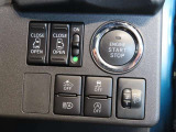 運転席からも操作できる両側パワースライドドア付きです。