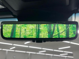 【デジタルインナーミラー】後席の大きな荷物や同乗者で後方が確認しづらい時でも安心!カメラが撮影した車両後方の映像をルームミラー内に表示。クリアな視界で状況の確認が可能です!