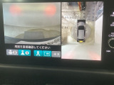 【マルチビューカメラ】周囲の状況を多彩なビューでナビ画面に表示します。駐車場や見通しの悪い交差点での安心感を高めます♪