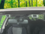 【アイサイトコアテクノロジー】前方の車両等を検知し、衝突しそうな時は警報で注意を促し、ブレーキを踏む力をサポート。ブレーキを踏めなかった場合は衝突被害軽減ブレーキが作動、衝突回避をサポートします。