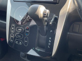 【 シフト 】スムーズなシフトチェンジで快適にお車を操縦していただけます!//