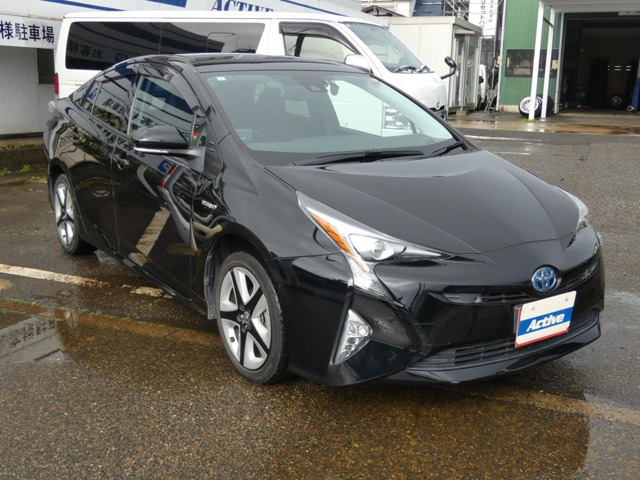 プリウス 1.8 A プレミアム ツーリングセレクション E-Four 4WD 