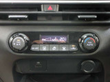 エアコンも装備されています。車内の温度を調整して、より快適にお過ごしいただけます。