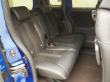 後部座席も清潔に仕上げております。内装の綺麗なお車は気持ちがいいですし、コンディションのいい車が多いです。前のユーザーが丁寧に使っていた証拠です。