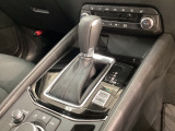 アクセルペダルを踏み込む量や速さに応じて変速パターンを適切に制御し、人馬一体の運転感覚を発揮してくれる6速オートマ!