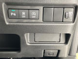 【 アイドリングストップ 】停車時にブレーキを踏むことでエンジンを停止し、燃費向上や環境保護につなげるという機能です♪