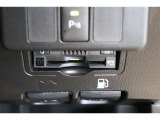 高速道路の利用時に便利なETC。料金所での停車や小銭を探す手間がなくなり快適です♪見た目もすっきりとしたビルトインタイプを装備しています。