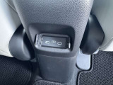 後席の方も充電できるようにUSBチャージャーを2つ設置しております☆