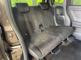 後部座席も気になるようなキズ・汚れやへたり等、大きなダメージはなく、良好な状態です。
