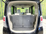 普段のお買い物や通勤、送迎等に十分な荷室スペースを確保しております。セカンドシートを倒すと、大きな荷物の積載も可能です♪