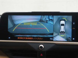 パノラミックビューモニターシステム搭載!クルマの前後左右のカメラを用いて全方位をナビモニターで確認が出来き安全運転・駐車をサポートします。