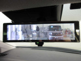 スマートルームミラー付きで後部座席に乗車してても後方がしっかり見れます