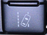車線逸脱警報装置を装備しております。