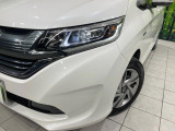 【LEDヘッドライト】悪天候や夜間走行時も良好な視界を確保し安心して運転できる高輝度LEDヘッドライトを装備!点灯速度が早く、消費電力も抑えられています。