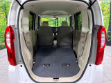普段のお買い物や通勤、送迎等に十分な荷室スペースを確保しております。セカンドシートを倒すと、大きな荷物の積載も可能です♪