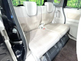 後部座席も気になるようなキズ・汚れやへたり等、大きなダメージはなく、良好な状態です。
