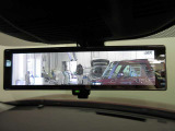 スマートルームミラー付きで後部座席に乗車してても後方がしっかり見れます