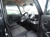運転席の写真となっております。