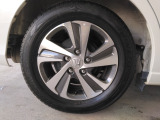 ホンダ純正のアルミホイールが装備されています。