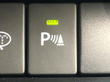 【クリアランスソナー】バンパーに付いたセンサーが障害物を検知!一定の距離に近づくとアラートで教えてくれます♪狭い駐車スペースや車庫入れ時も安心ですね☆